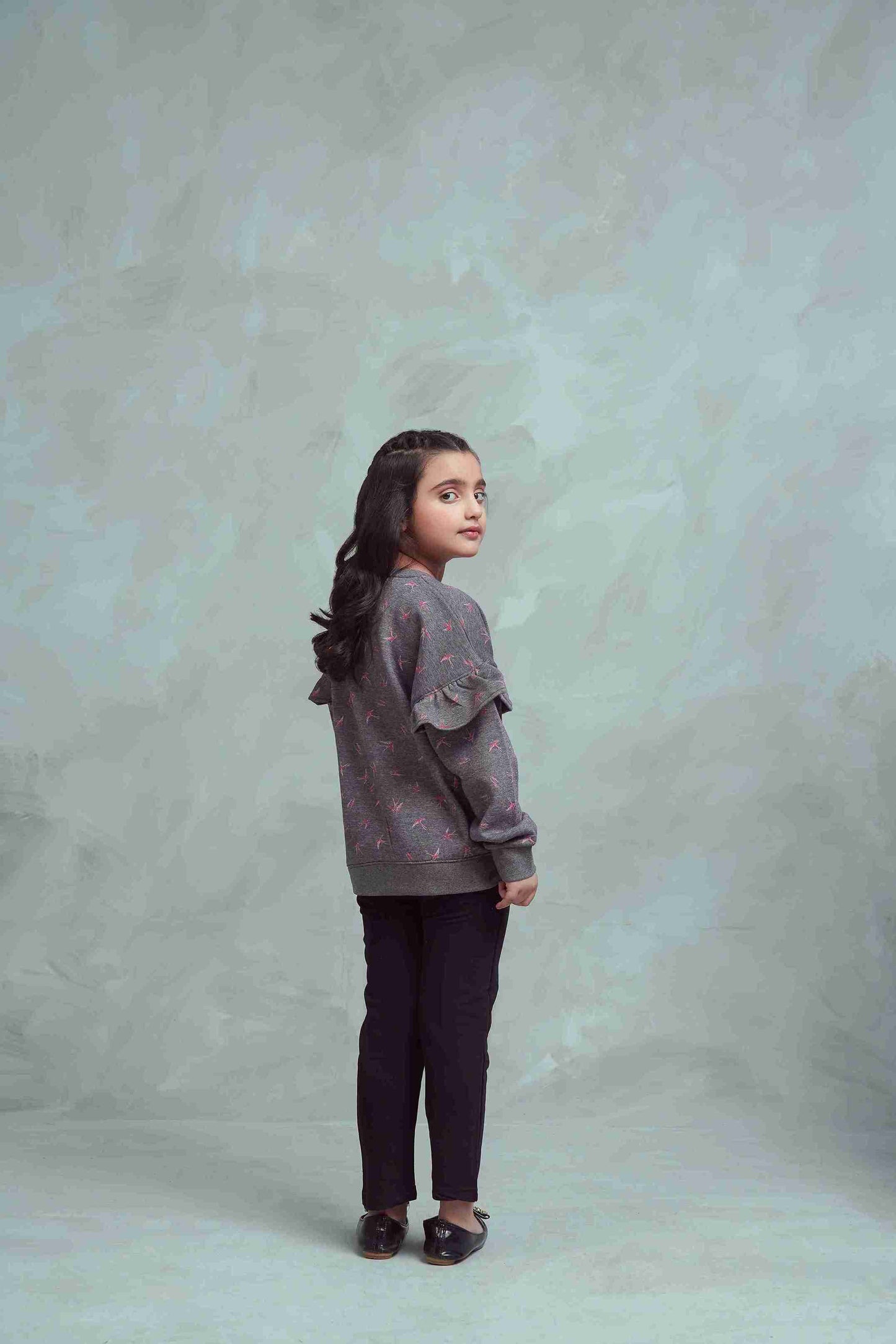 Girls Charcoal Sweatshirt – Cozy, Trendy & Comfortable Casual Wear 25WGSS001-02Y-BLK