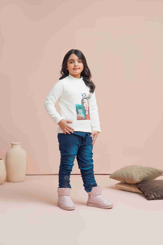 Me&Mum White Full Sleeve Girls Sweatshirt