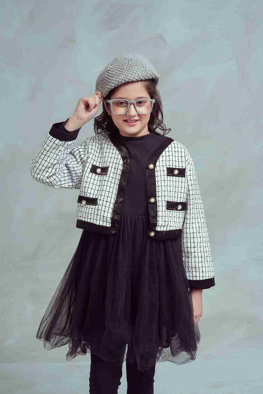 Black & White Girls Jacket – Stylish, Warm & Trendy Winter Outerwear